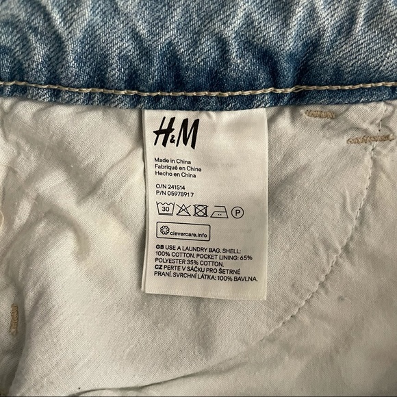 HM Ripped Jean Short - Picture 3 of 5